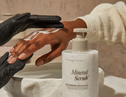 The GelBottle SPA Mineral Scrub Zellregenerierendes Peeling